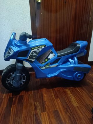 Moto de juguete de plástico duro