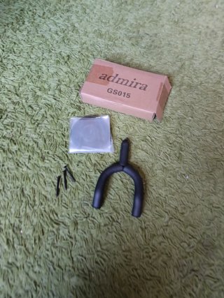 Supporto a parete per chitarra
