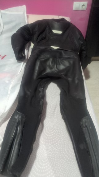 Mono Dainese Avro 4 2 Piezas Talla 50