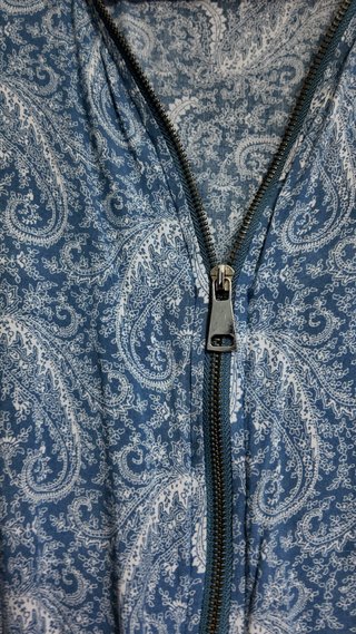 Mono corto estampado paisley