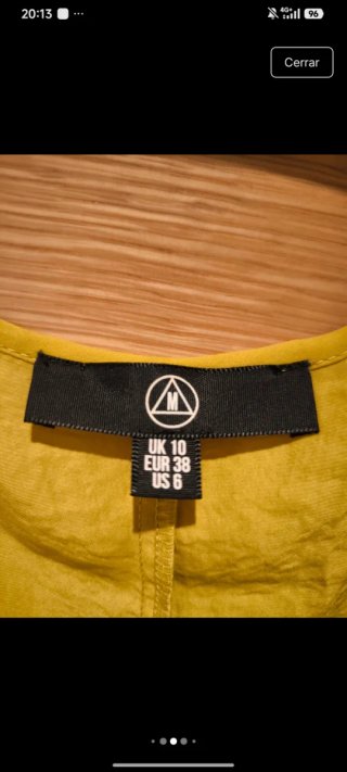 Mono satén amarillo oscuro