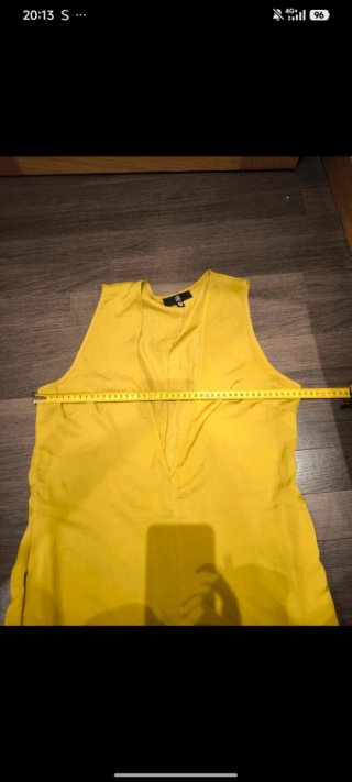 Mono satén amarillo oscuro
