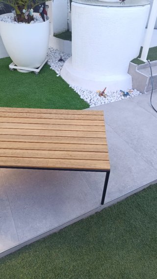 Mesa de exterior madera y metal