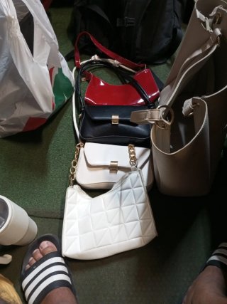 Lote de 5 bolsos de mujer