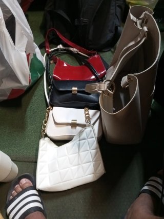 Lote de 5 bolsos de mujer