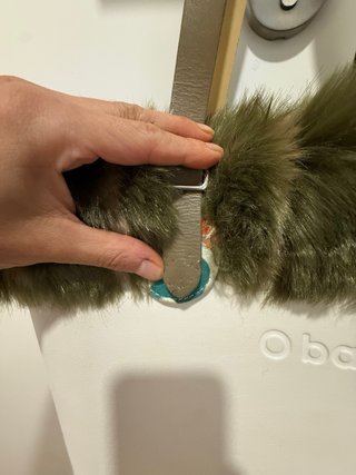 O bag verde militar con pelo