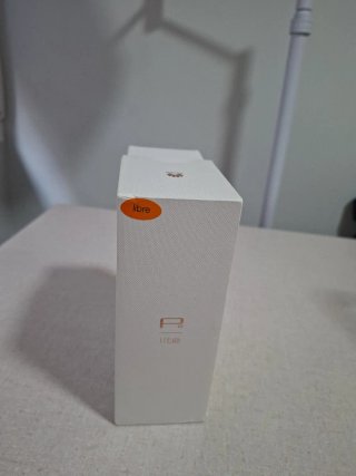 Huawei P8 Lite 2017 Negro con su caja.