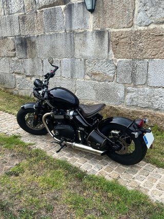Triumph Bobber 2025 Negra/Plata garantia oficial