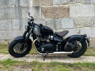 Triumph Bobber 2025 Negra/Plata garantia oficial