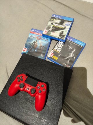 PlayStation 4 + 3 Juegos Adicional