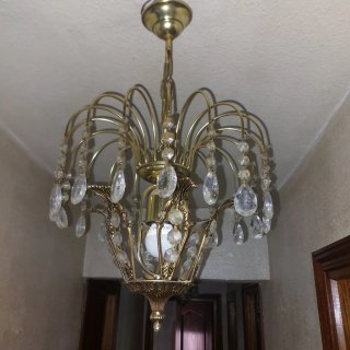 Lámparas clásicas de metal y cristal.