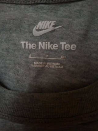 Camiseta Nike Gris