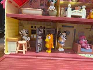 Casa Bluey Completa con 14 Figuras