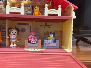 Casa Bluey Completa con 14 Figuras