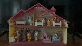 Casa Bluey Completa con 14 Figuras