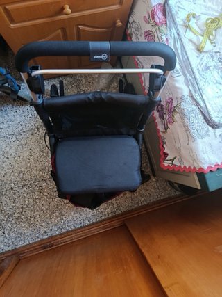 Carrito de compras con asiento tipo andador