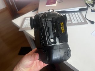 Nikon D850 con empuñadura vertical