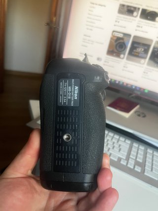 Nikon D850 con empuñadura vertical