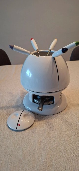 Fondue de cerámica blanco con 5 tenedores