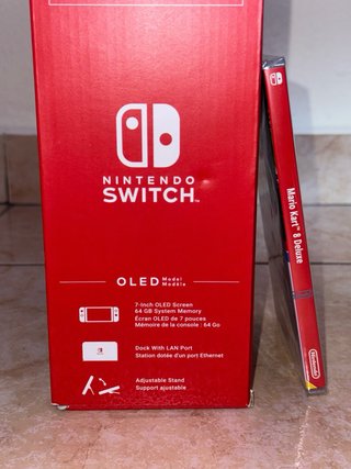Nintendo Switch OLED Blanca + Mario Kart 8 SIN USO