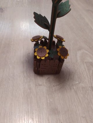 Flor de madera decorativa