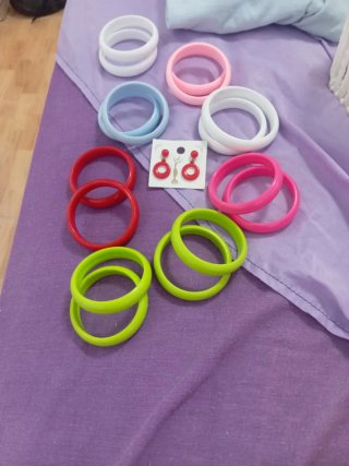 Lote Pulseras y Pendientes Coloridos