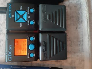 Pedal efectos Zoom G1Xon Guitarra y CD 1000 preset