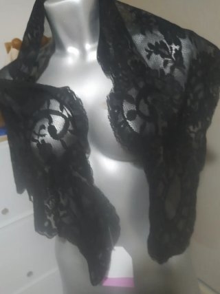 Mantilla de encaje negro