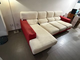 Sofá chaise longue 4 plazas beige y rojo