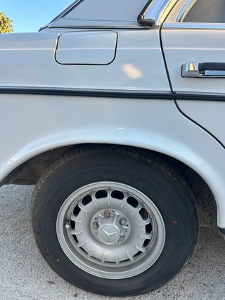 Mercedes-Benz 240D