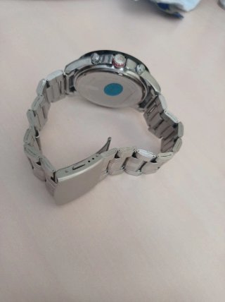 Reloj Negro y Plateado