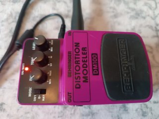Behringer DM100 Distortion Modeler Pedal