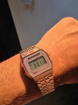 Reloj Casio Rosa dorado