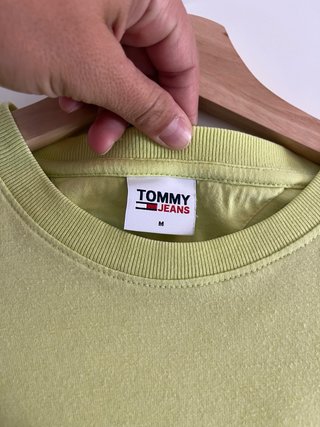 Camiseta Tommy Jeans verde logo pequeño