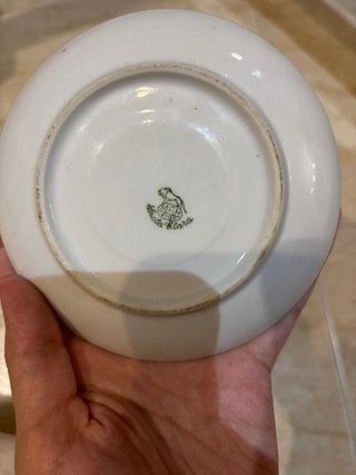 Vajilla de porcelana y cristal con oro