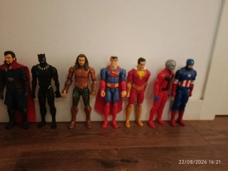Muñecos Marvel y DC