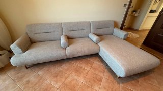 Divano angolare tessuto e legno