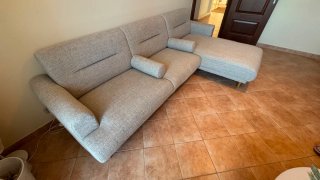 Divano angolare tessuto e legno