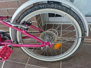 Bicicleta Decathlon niña B'Twin 20 pulgadas