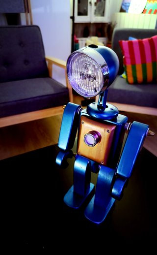 Lámpara Robot Decorativa