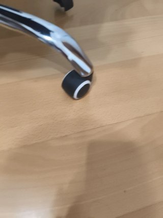 Silla de oficina ergonómica negra