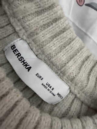 Jersey Bershka verde desgastado