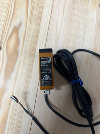 Fotocélula Omron E3S-LS20XB4