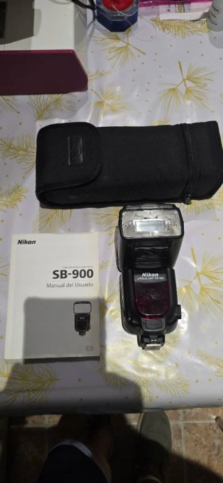 Flash Nikon SB-900 TTL con enfoque automático