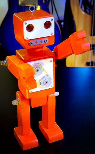 Figura Robot Madera Decorativa Naranja