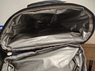 Mochila nevera en perfecto estado. Un solo uso.