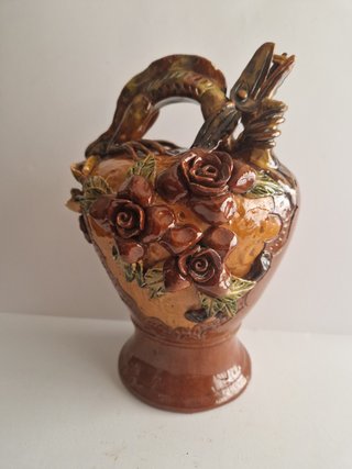 Botijo antiguo dragón y flores