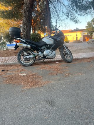 Honda Varadero 125XL V Negra/Plata