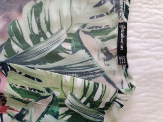 Blusa cruzada estampado tropical