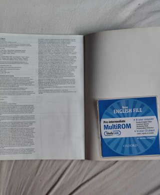 Pack New English File Pre-Intermediate + CD ROM